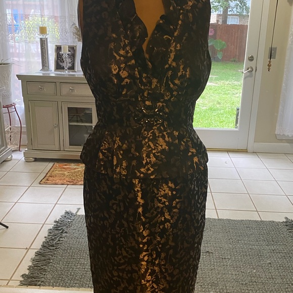 Black and gold dress - Picture 1 of 3